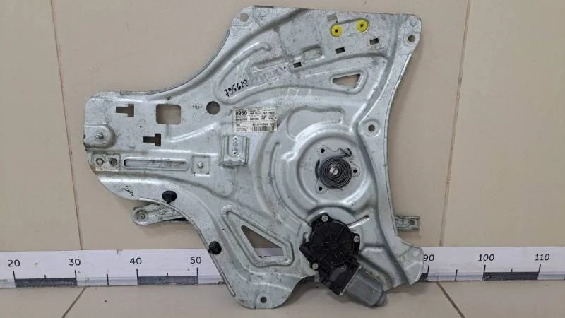 Стеклоподъемник электр. передний левый Hyundai ix35 (LM) 2010-2015