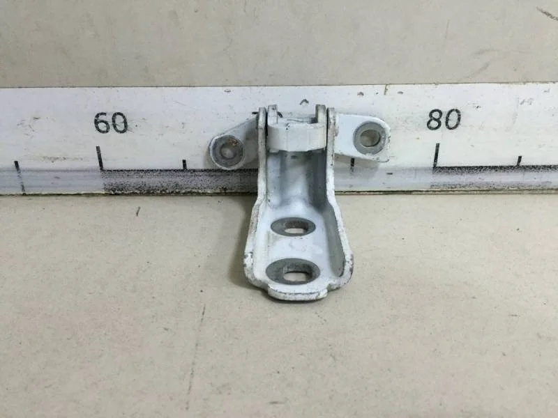 Петля двери передней левой верхняя Opel Mokka 2012>