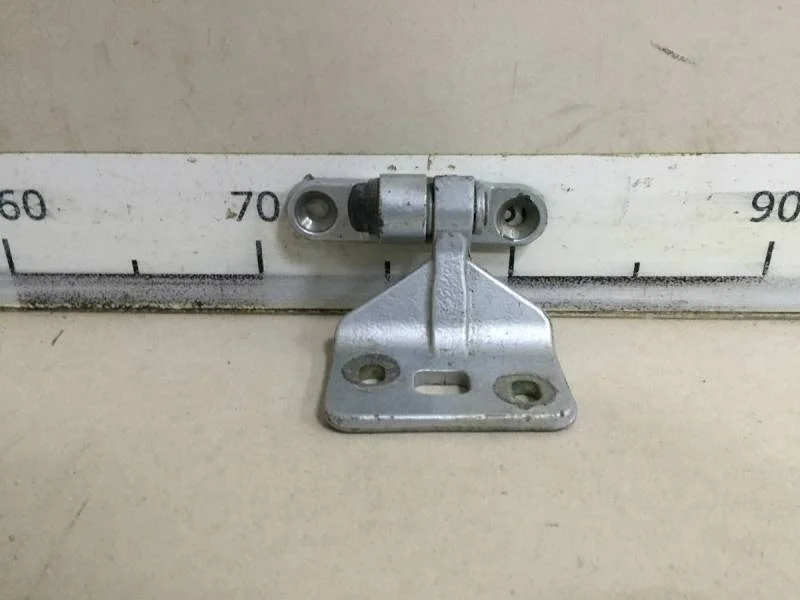 Петля двери задней левой нижняя Mercedes-Benz E-Class (W211) 2002-2009