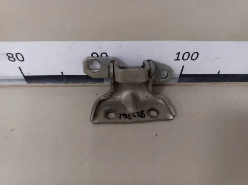 Петля двери задней правой верхняя Hyundai Elantra (HD) 2006-2010