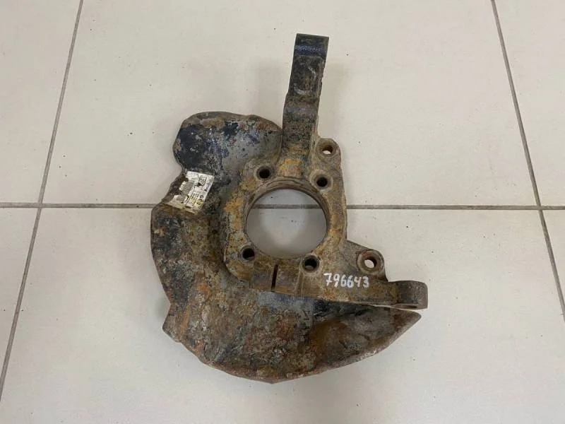 Кулак поворотный передний правый Kia Sorento (XM) 2009>