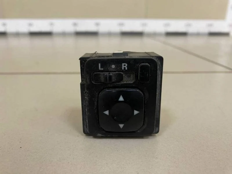 Переключатель регулировки зеркала Mitsubishi Pajero IO 1998-2002