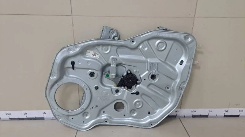 Стеклоподъемник электр. передний правый Kia Sorento (XM) 2009>