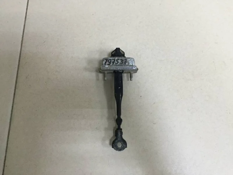 Ограничитель двери Opel Astra J 2010-2017