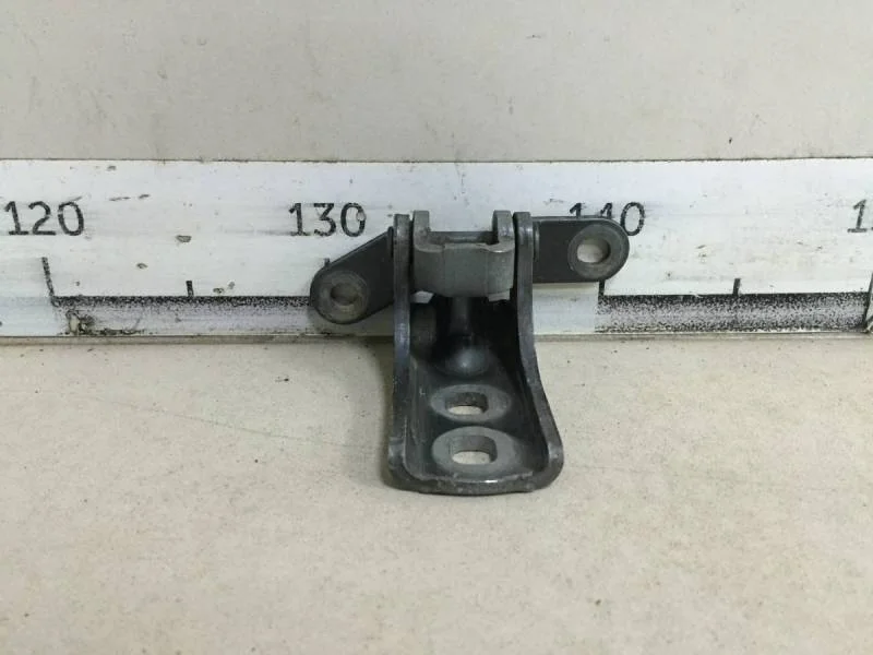 Петля двери передней левой верхняя Opel Astra J 2010-2017