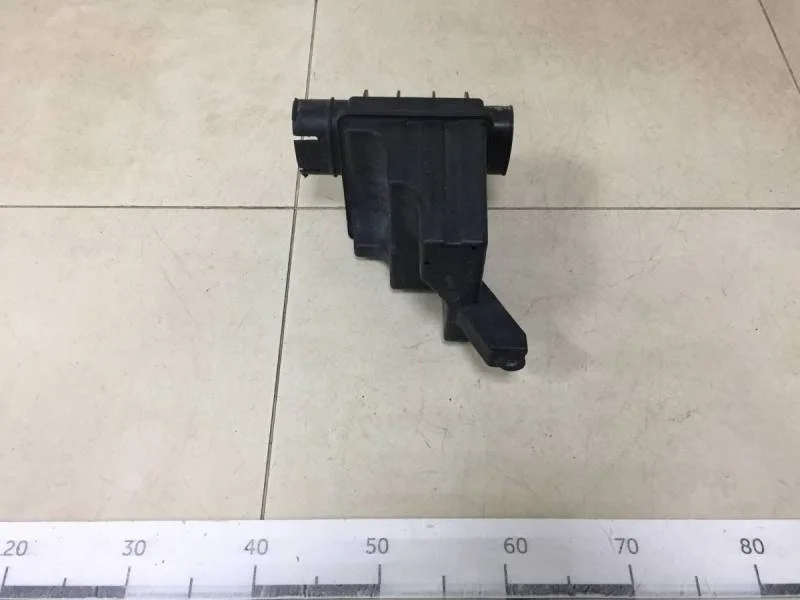 Резонатор воздушного фильтра Suzuki Swift 2004-2010