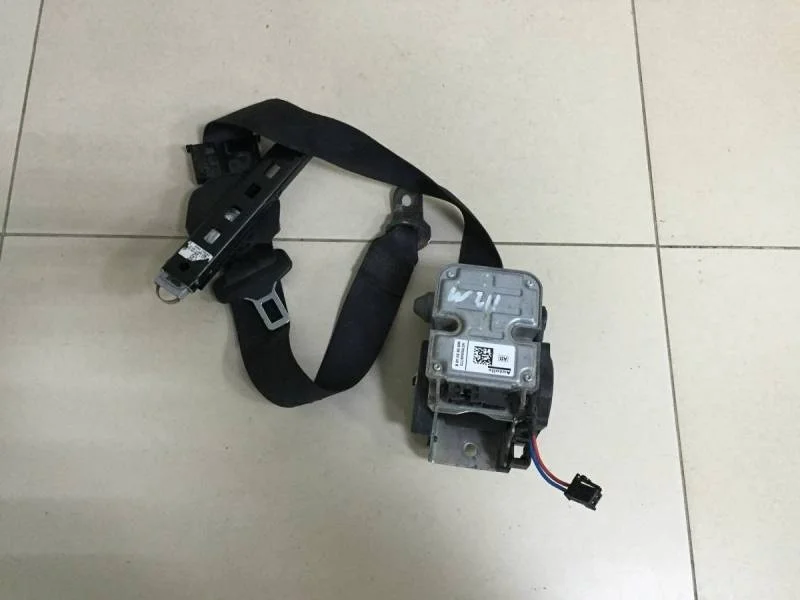 Ремень безопасности с пиропатроном Mercedes-Benz E-Class (W211) 2002-2009