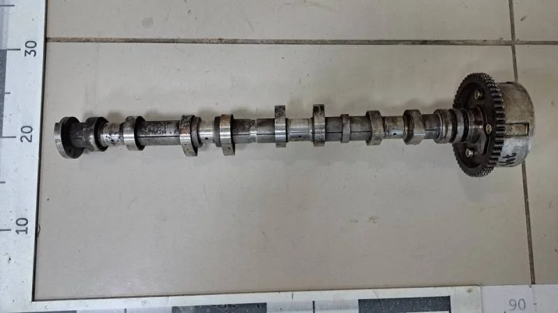 Распредвал выпускной Hyundai Santa Fe 3 (DM) 2012>