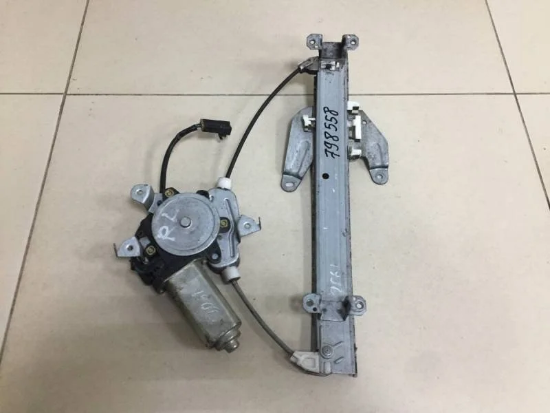 Стеклоподъемник электр. задний левый Nissan Cefiro (A32) 1994-1999