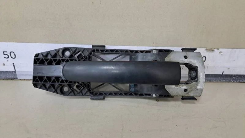 Ручка двери наружная правая Volkswagen Polo (Sed RUS) 2011>