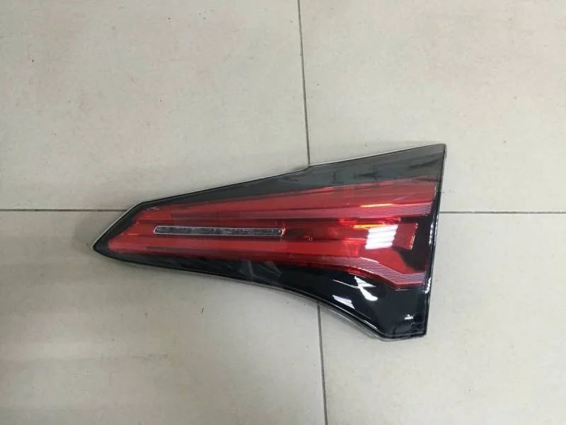 Фонарь задний внутренний правый Toyota Rav 4 (A40) 2013>