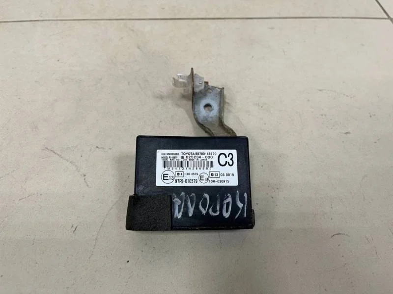 Блок электронный Toyota Corolla E150 2006-2013