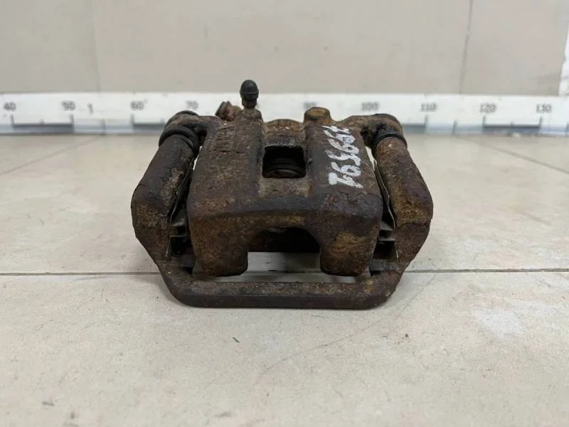 Суппорт задний левый Nissan X-Trail (T30) 2001-2006