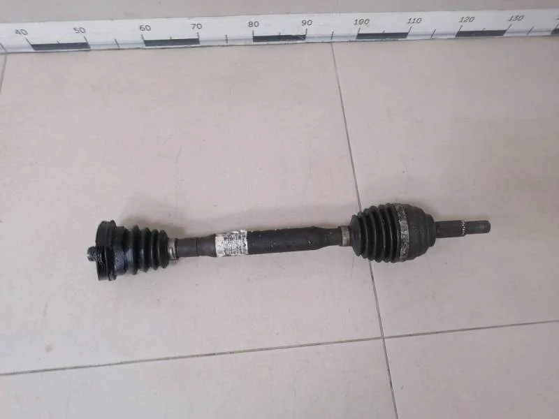 Полуось передняя левая Renault Sandero 2009-2014