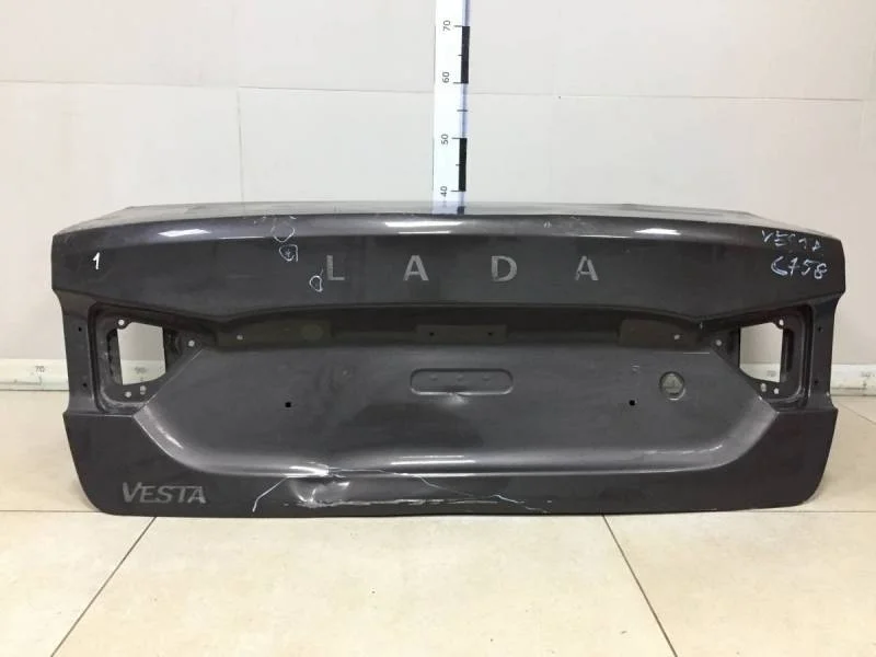 Крышка багажника Lada Vesta 2015>