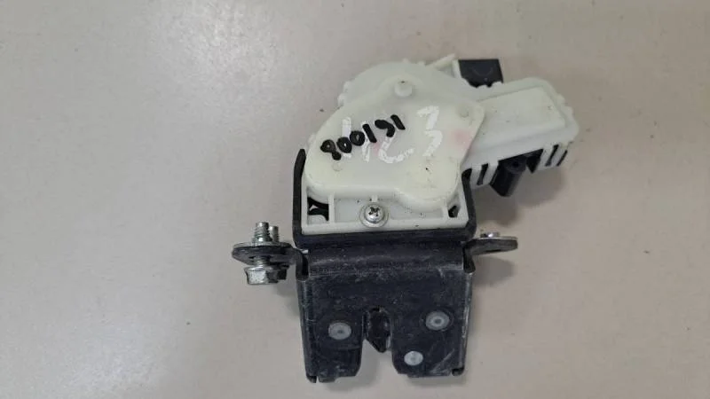 Замок багажника Mazda Mazda 3 (BL) 2009-2013