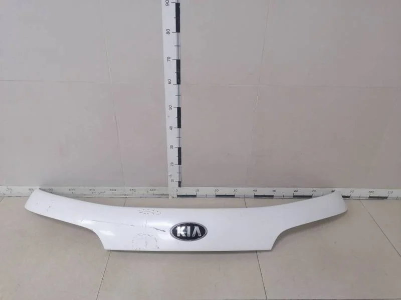 Накладка двери багажника Kia Sorento (XM) 2009>