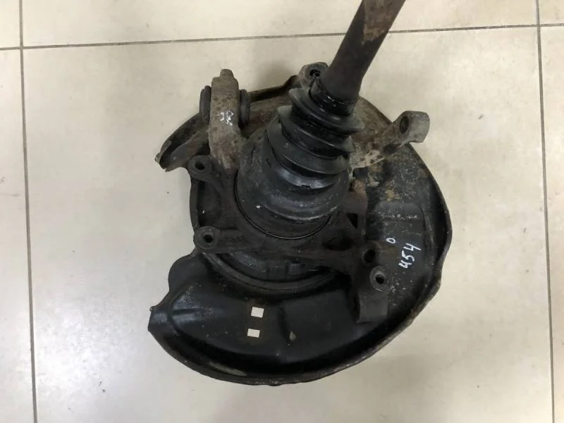 Кулак поворотный задний правый Mercedes-Benz C-Class (W203) 2000-2007