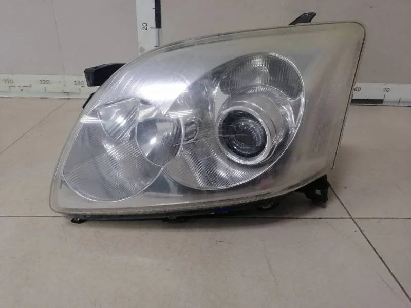 Фара левая Toyota Avensis (T250) 2003-2009