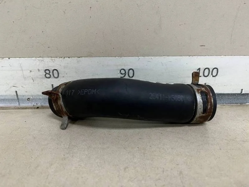 Патрубок радиатора охлаждения Hyundai Solaris 2017>