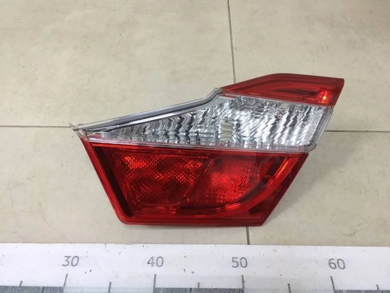 Фонарь задний внутренний правый Toyota Camry (V50) 2011-2017