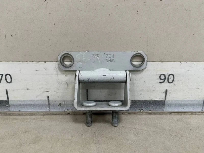 Петля двери багажника Hyundai ix35 (LM) 2010-2015