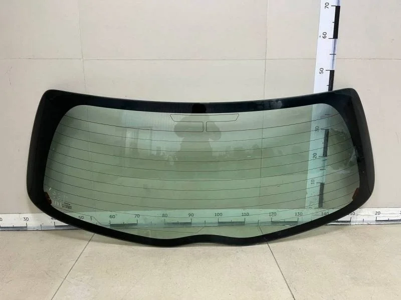 Стекло заднее Toyota Yaris (P90) 2005-2011