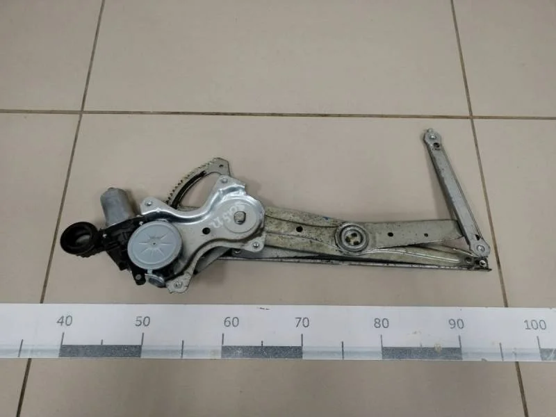Стеклоподъемник электр. передний правый Toyota Corolla E150 2006-2013