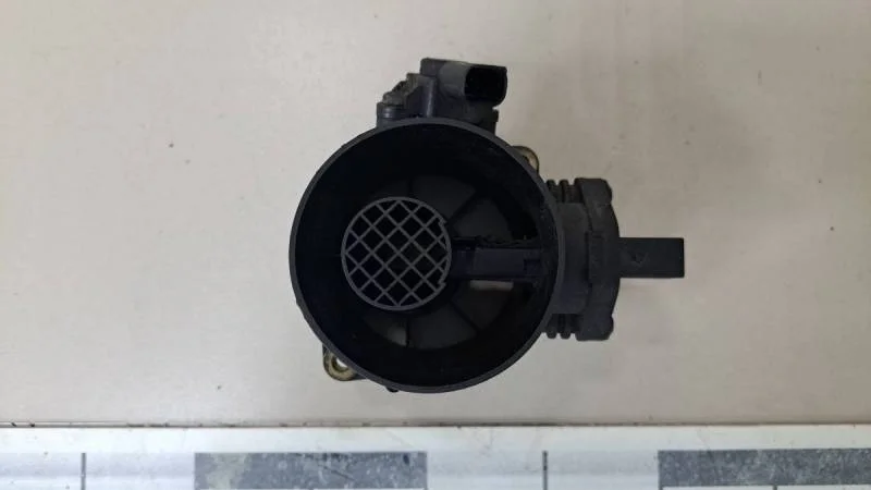 Датчик расхода воздуха (массметр, дмрв) Mercedes-Benz C-Class (W203) 2000-2007