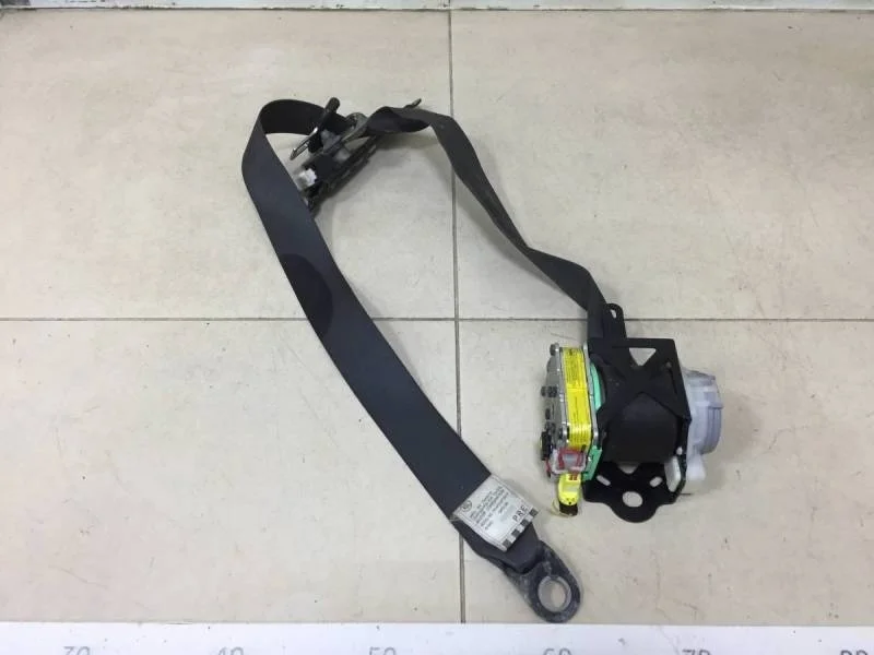 Ремень безопасности с пиропатроном Toyota Corolla E150 2006-2013