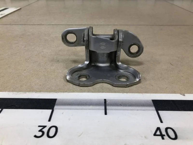 Петля двери задней правой верхняя Toyota Corolla E150 2006-2013