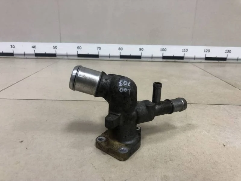 Фланец двигателя системы охлаждения Hyundai Solaris 2017>