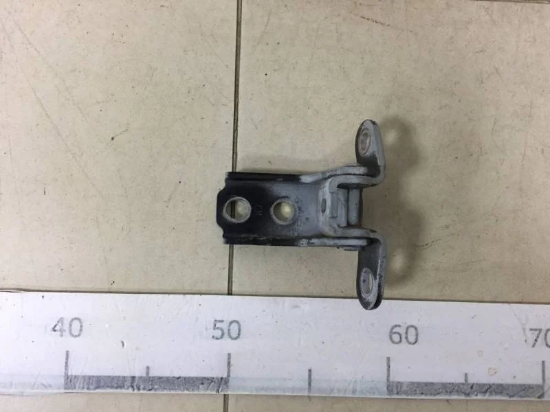 Петля двери передней правой нижняя Hyundai Santa Fe (CM) 2006-2012