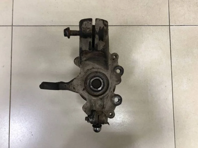 Кулак поворотный передний левый Ford Focus 3 2011>