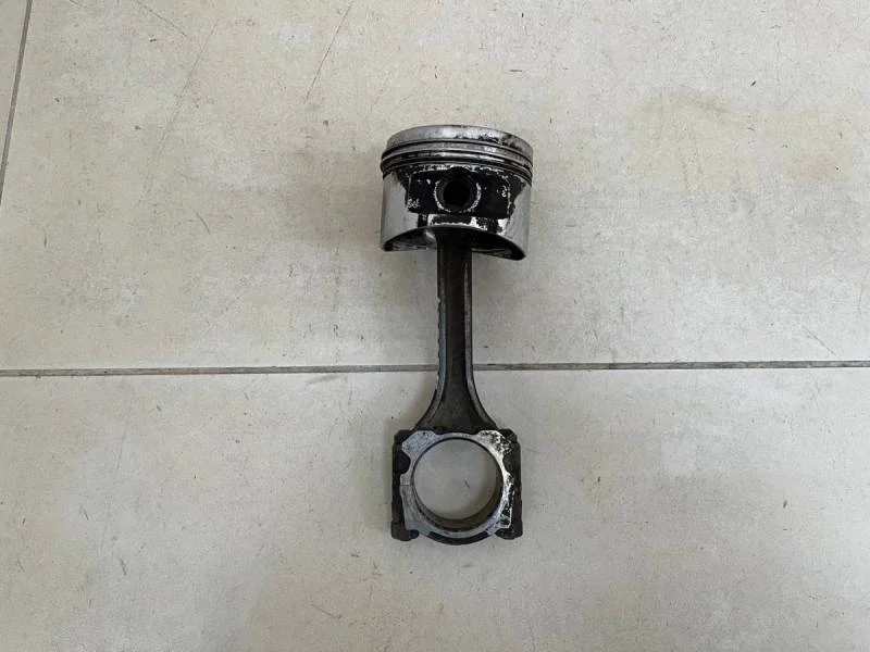 Поршень с шатуном Nissan Almera Classic (B10) 2006-2013