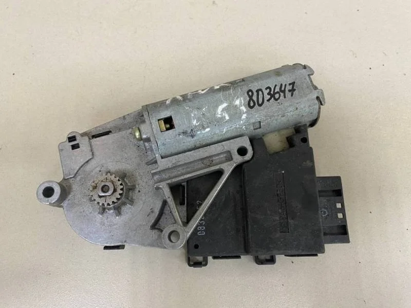 Моторчик люка BMW X5 E53 2000-2007