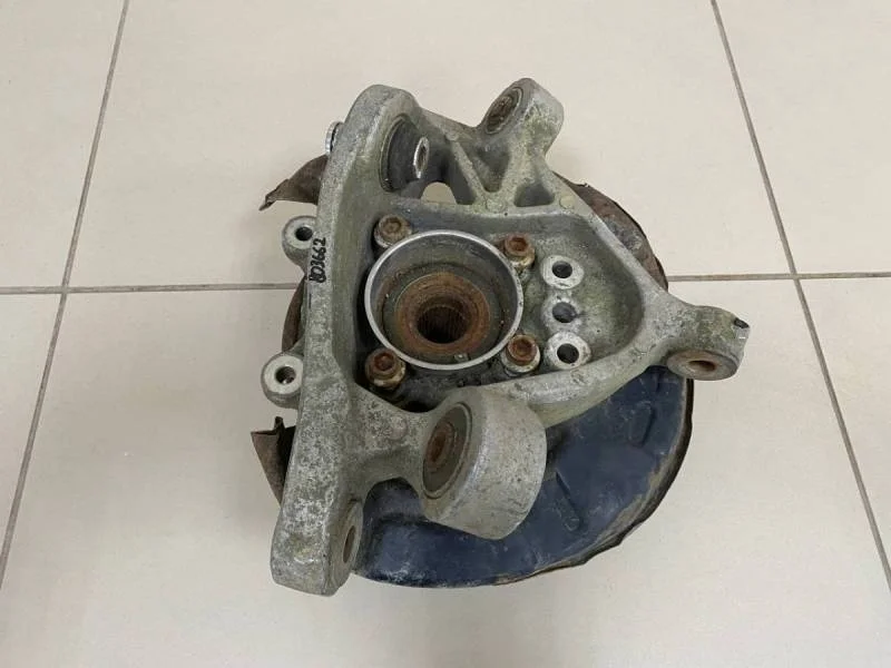 Кулак поворотный задний левый Lexus GS 300/400/430 (S190) 2005-2011