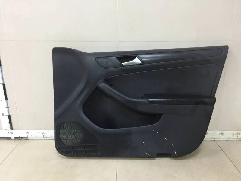Обшивка двери передней правой Volkswagen Jetta (5K) 2011>