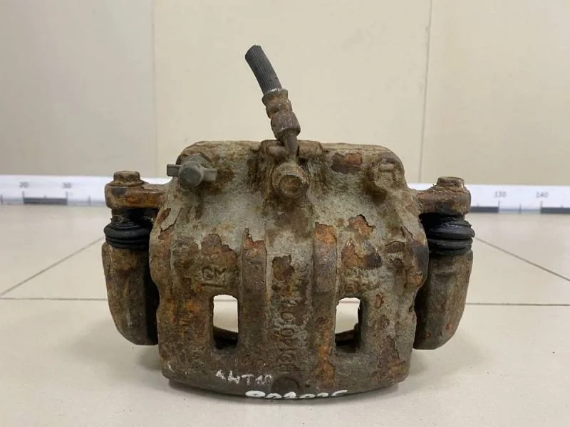 Суппорт передний правый Opel Antara 2007-2015