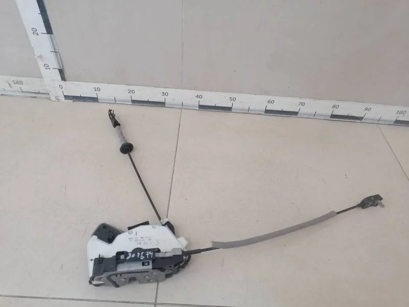 Замок двери задней правой Volkswagen Polo (Sed RUS) 2011>