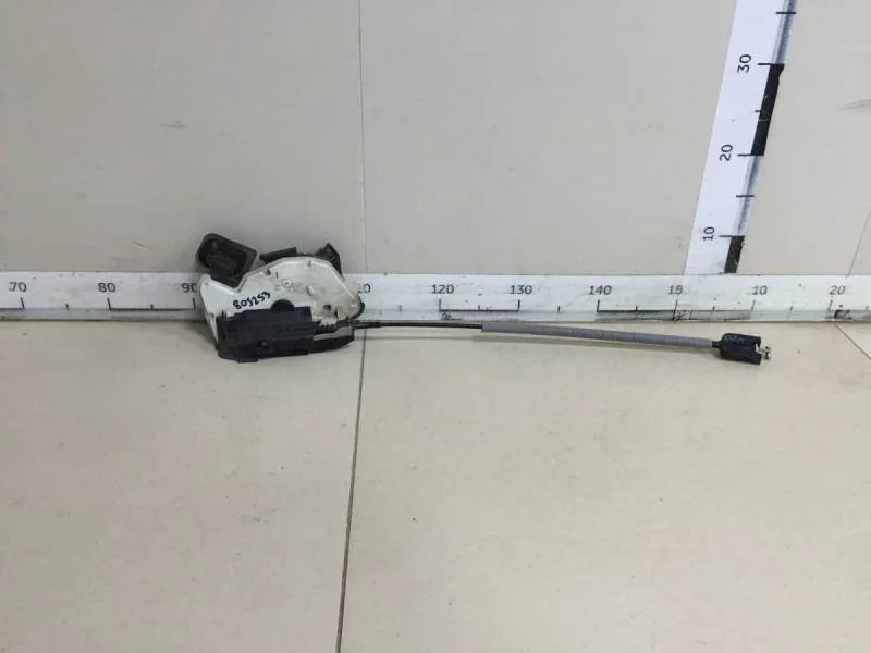 Замок двери задней правой Volkswagen Polo (Sed RUS) 2011>