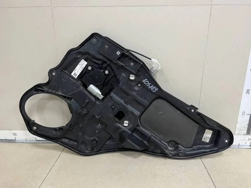 Стеклоподъемник электр. задний правый Mazda Mazda 6 (GG) 2002-2007