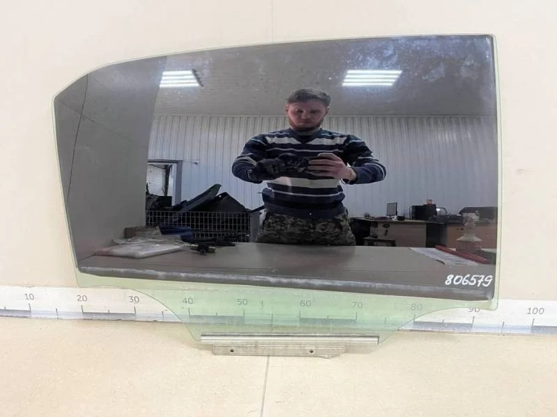 Стекло двери задней правой Toyota Corolla E150 2006-2013