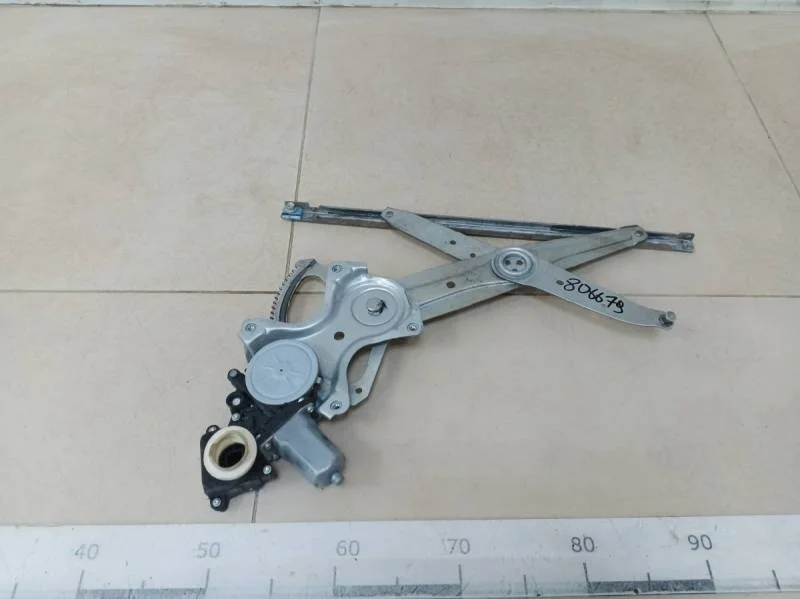 Стеклоподъемник электр. передний левый Toyota Corolla E150 2006-2013