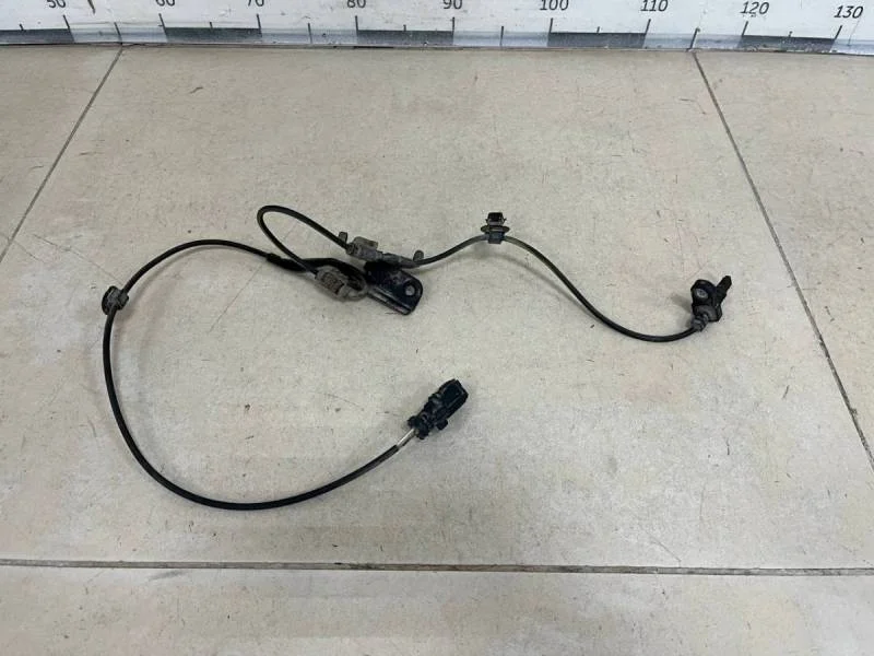 Датчик ABS передний правый Toyota Corolla E150 2006-2013