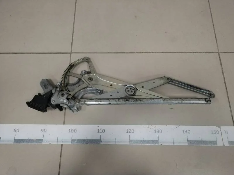 Стеклоподъемник электр. передний левый Toyota Corolla E150 2006-2013