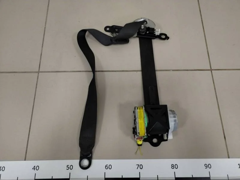 Ремень безопасности с пиропатроном Toyota Corolla E150 2006-2013