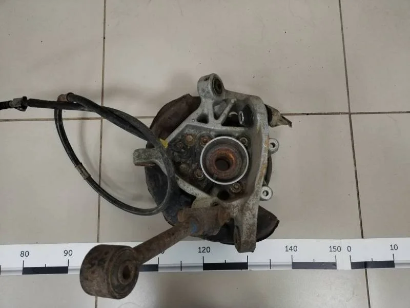 Кулак поворотный задний левый Lexus GS 300/400/430 (S190) 2005-2011