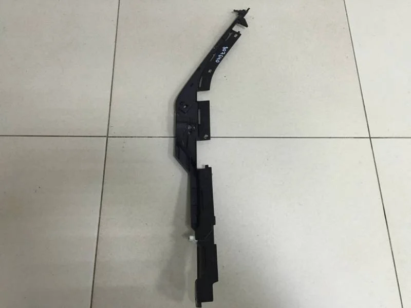 Направляющая стекла двери Land Rover Discovery Sport 2014>