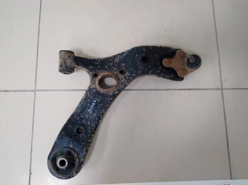 Рычаг передний правый Toyota Corolla E180 2013>